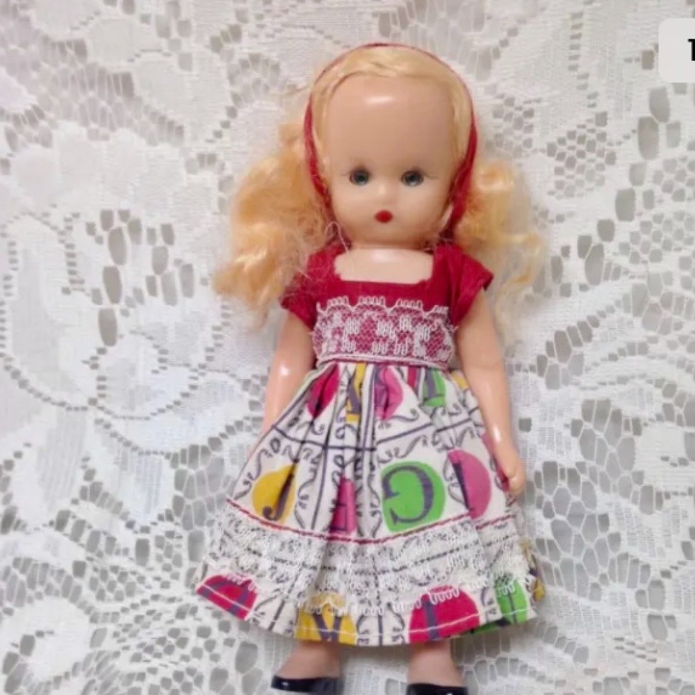 Vintage1940-50s 5.5in Nancy Ann Story Book Doll in Multi Color Printed Dress